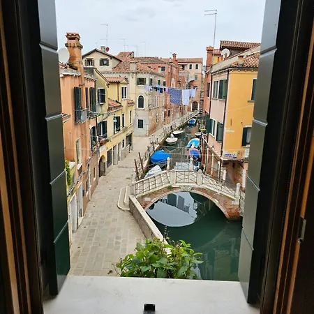 Casa Rossa Vista Canale Daire Venedik