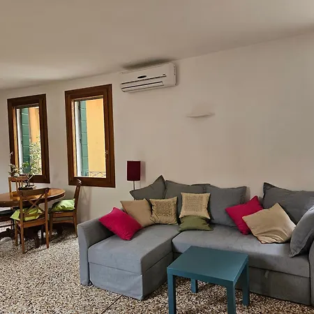 Casa Rossa Vista Canale Venedik